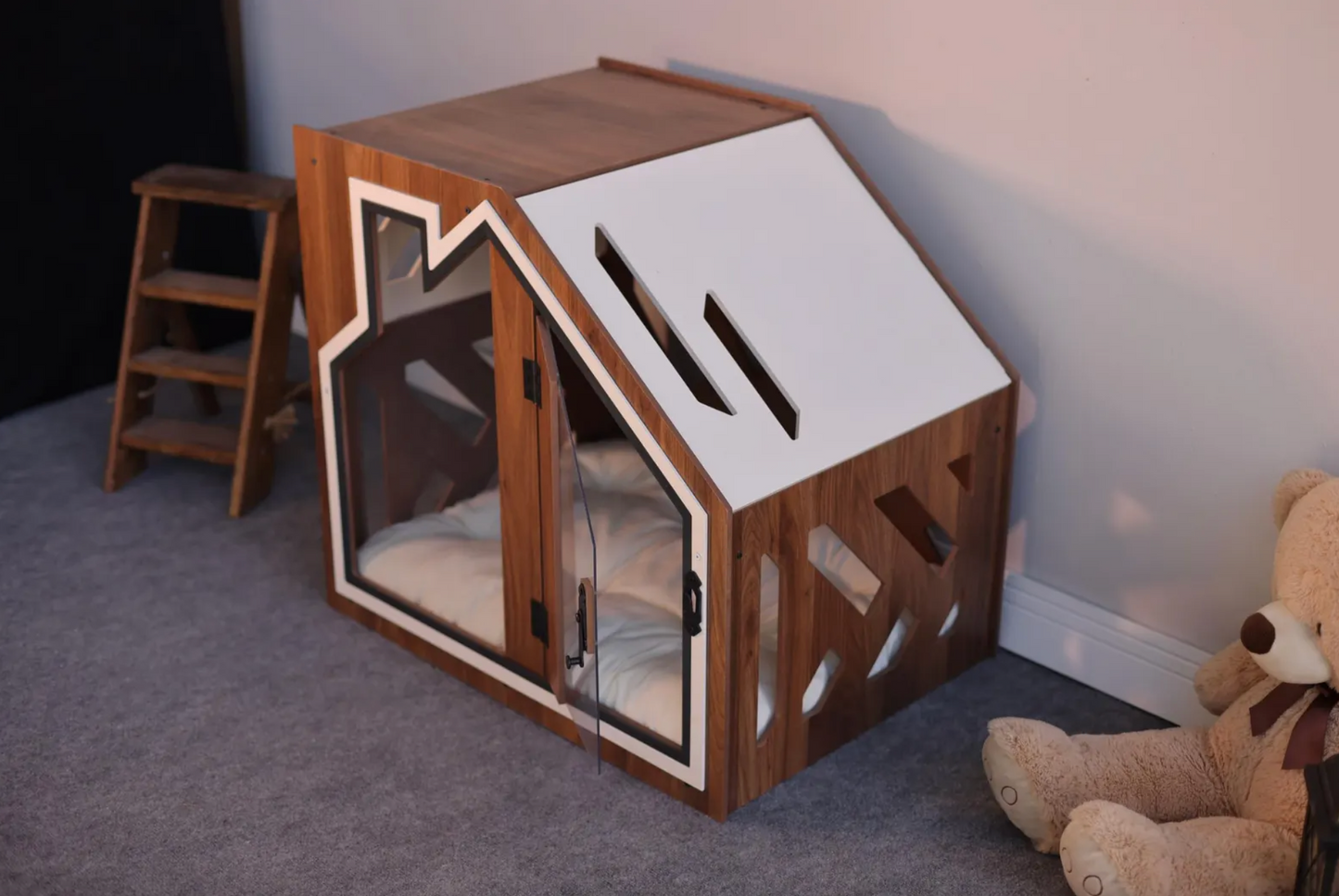 BCL Walnut Dog House